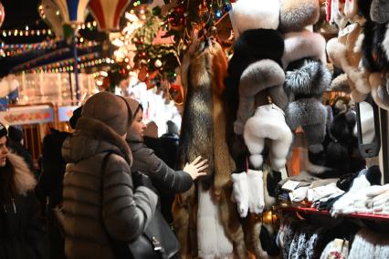Новогодняя ГУМ-ярмарка на Красной площади в Москве