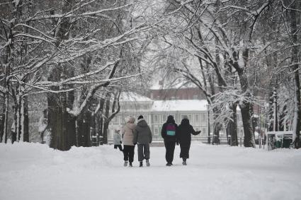 Уборка снега в Санкт-Петербурге