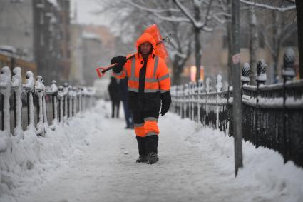 Уборка снега в Санкт-Петербурге