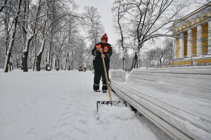 Уборка снега в Санкт-Петербурге