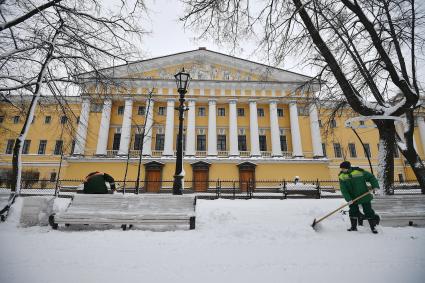 Уборка снега в Санкт-Петербурге