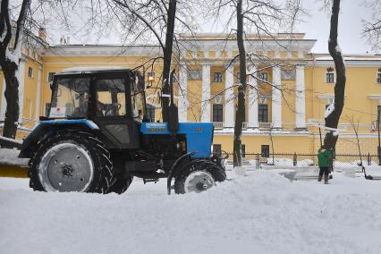 Уборка снега в Санкт-Петербурге