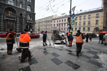 Уборка снега в Санкт-Петербурге