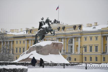 Уборка снега в Санкт-Петербурге