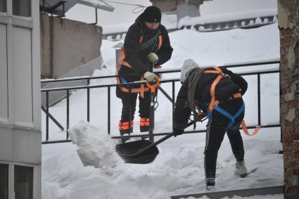 Уборка снега в Санкт-Петербурге