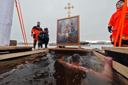 Крещенские купания в Санкт-Петербурге