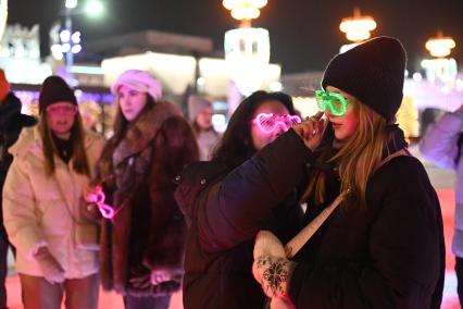 Тематическая вечеринка \"Неоновый движ на катке ВДНХ\" в Москве