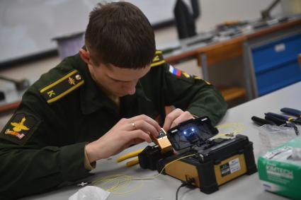 Занятия курсантов военной академии связи им.С.М.Буденного в Санкт-Петербурге