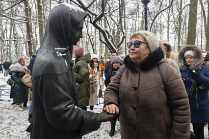 Верующие молятся день памяти Святой Блаженной Ксении Петербургской в Санкт-Петербурге