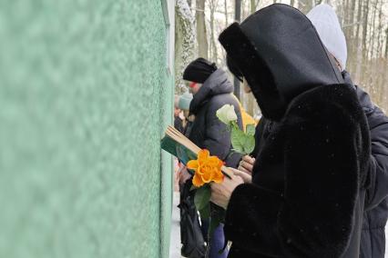 Верующие молятся день памяти Святой Блаженной Ксении Петербургской в Санкт-Петербурге