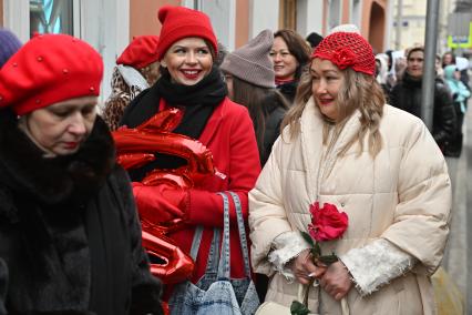 Автобус с розами в Москве