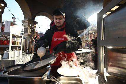 Празднование Масленицы на Манежной площади