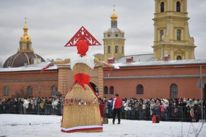 Празднование Широкой масленицы в Санкт-Петербурге