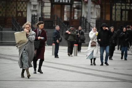 Сильный ветер в Москве