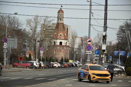 Дорожные знаки на улицах города