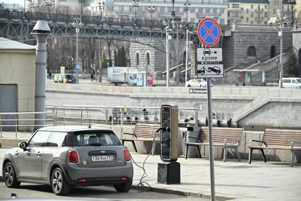 Дорожные знаки на улицах города