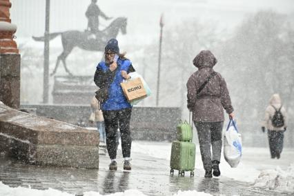 Апрельский снег в Москве