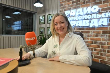 Алена Волкова на радиостанции Комсомольская правда\"