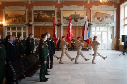 Отправка призывников на военную службу в Санкт-Петербурге