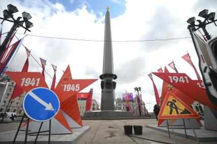 Помывка обелиска Город Герой - Ленинград\" в Петербурге