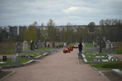 Возложение цветов к мемориальному комплексу Невский пятачок\"