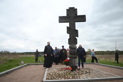Возложение цветов к мемориальному комплексу Невский пятачок\"