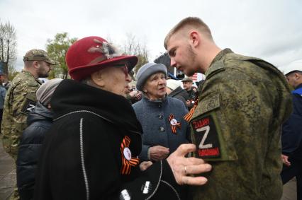 Зажжение вечного огня в рамках акции Храним огонь Победы\" в Петербурге