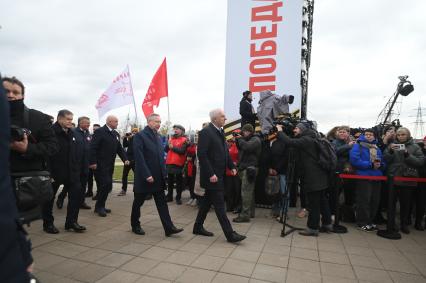 Зажжение вечного огня в рамках акции Храним огонь Победы\" в Петербурге