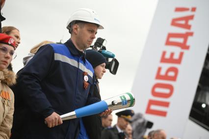 Зажжение вечного огня в рамках акции Храним огонь Победы\" в Петербурге