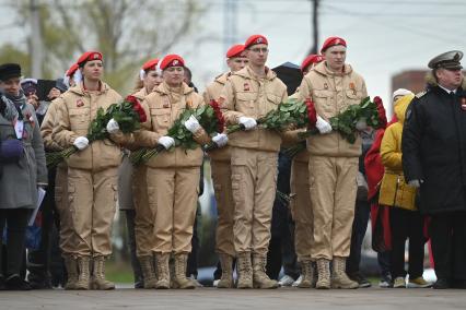 Зажжение вечного огня в рамках акции Храним огонь Победы\" в Петербурге