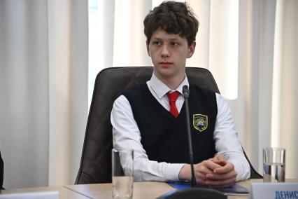 Денис Любимов