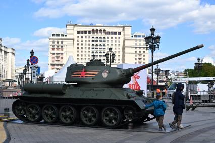 Москва майская