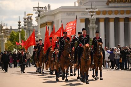 Конный церемониал всадников Кремлевской школы верховой езды на ВДНХ