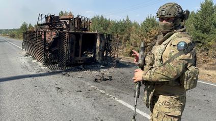 Бойцы добровольческого отряда спецназначения `Анвар`в Курской области