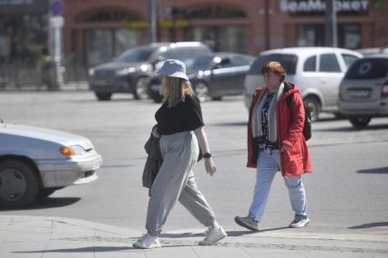 Жаркая апрельская погода в Екатеринбурге