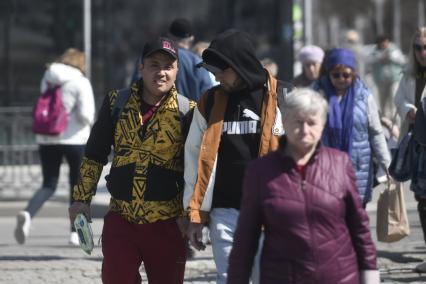Жаркая апрельская погода в Екатеринбурге