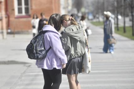 Жаркая апрельская погода в Екатеринбурге