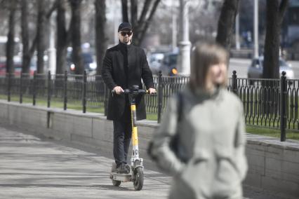 Жаркая апрельская погода в Екатеринбурге