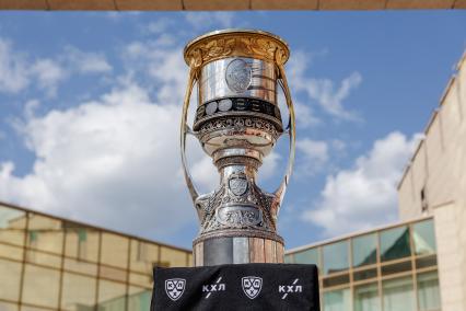 В Челябинск привезли Кубок Гагарина