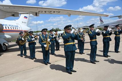 Торжественное мероприятие в честь 30-летия авиации МЧС России в Жуковском