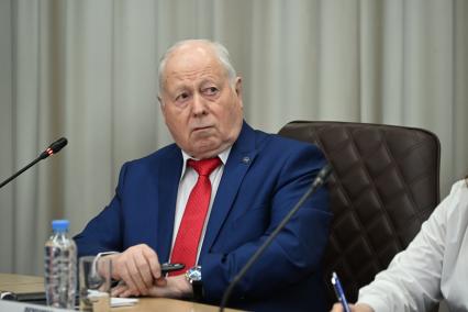 Александр Разумов