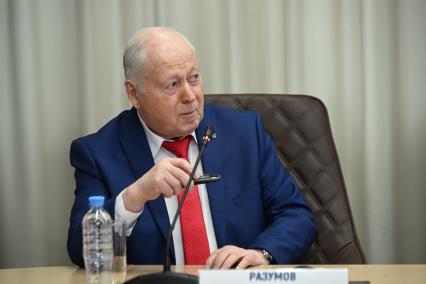 Александр Разумов