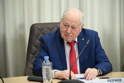 Александр Разумов