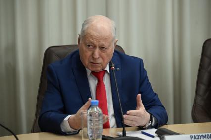 Александр Разумов