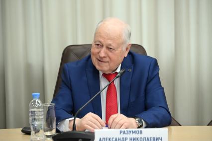Александр Разумов