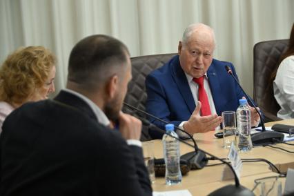 Александр Разумов
