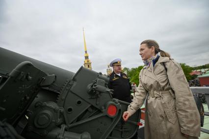Полуденный выстрел в честь 100-летия Комсомольской правды