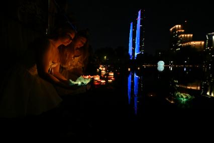Фестиваль водных фонариков в Москве