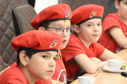 Встреча Александра Коца с юнармейцами в Комсомольской правде\"