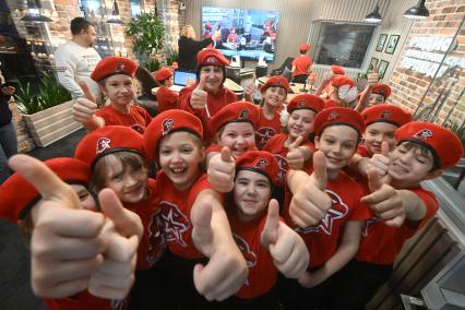 Встреча Александра Коца с юнармейцами в Комсомольской правде\"